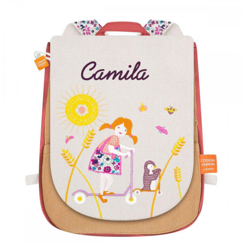 Mochila patineta personalizada con el nombre de la niña y una patineta