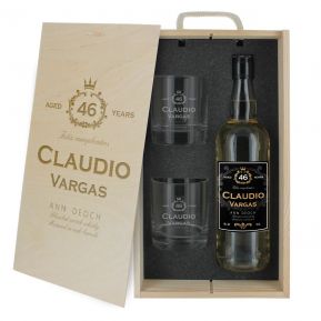 Caja de regalo cumpleaños : botella de whisky y dos vasos