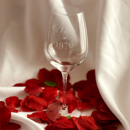 Copa de vino grabada cumpleaños