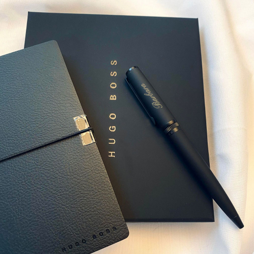 Cofre Hugo Boss cuaderno y boligrafo grabado