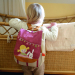 Mochila infantil personalizada con diseño de niña y conejo