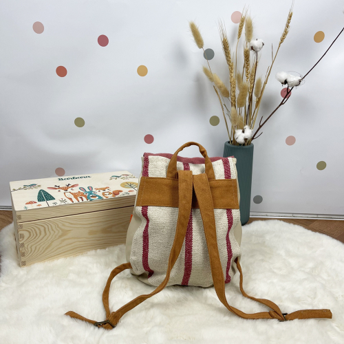 Mochila infantil personalizada con diseño de niña y conejo