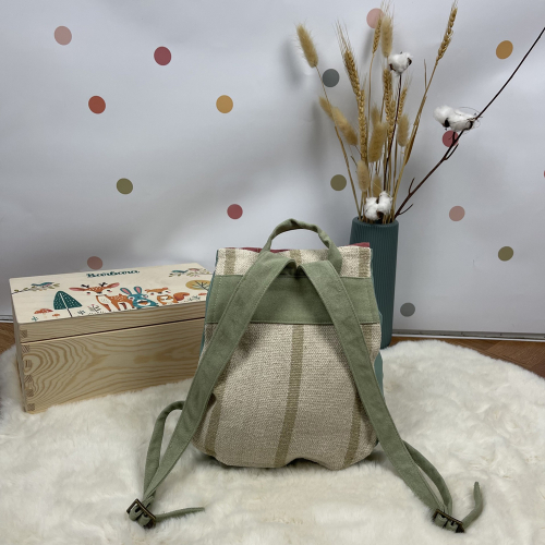 Mochila infantil personalizada con diseño de niño y ratón