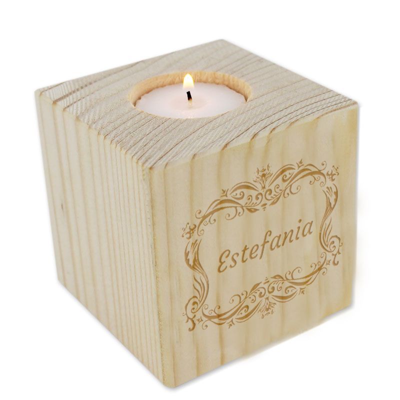 Portavelas cubo en madera grabado Portavelas cubo en madera grabado